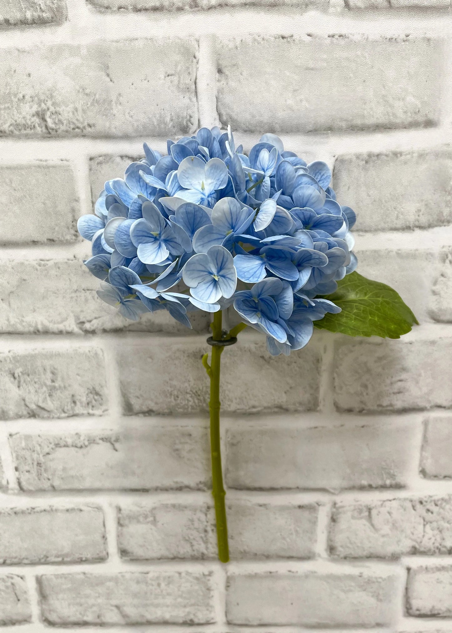 12" Fresh Touch Hydrangea Stem