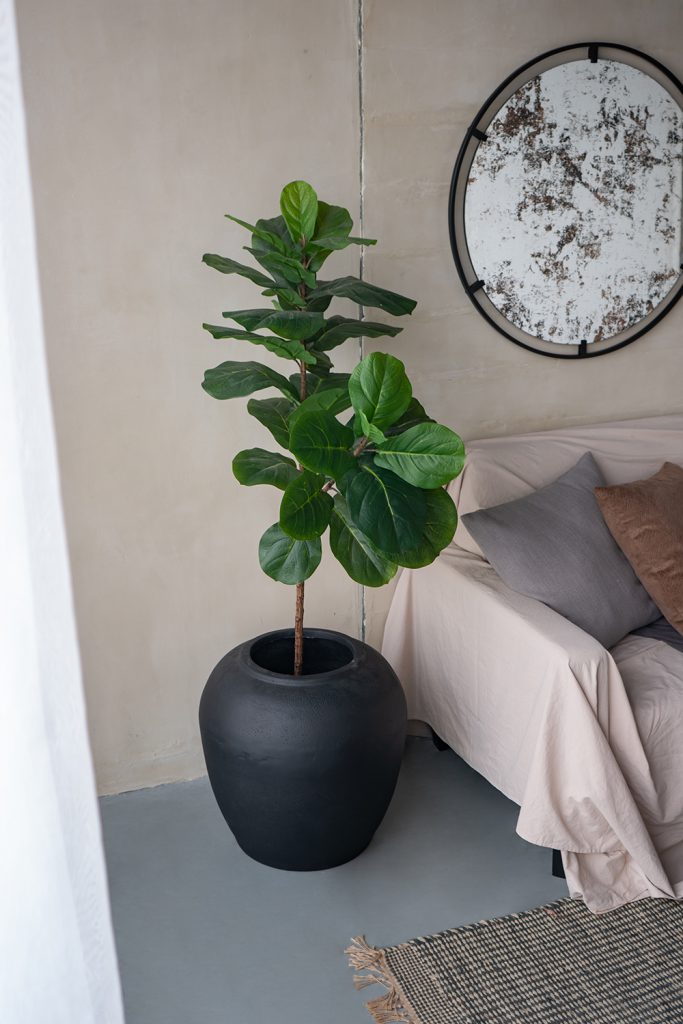 Black Winston Planter