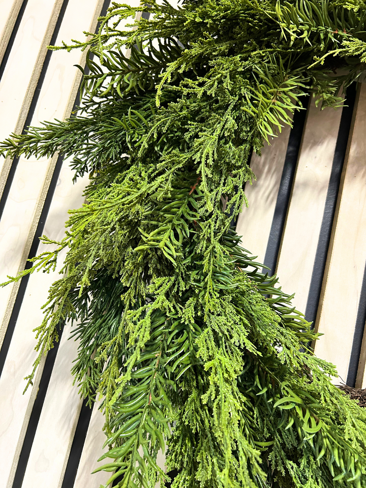 28" Cedar Wreath