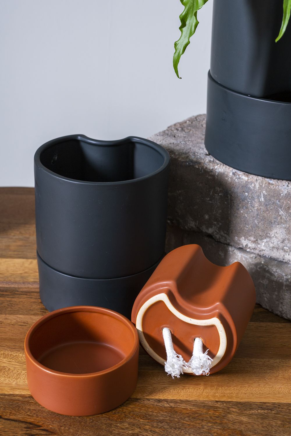 Black Jett Pots